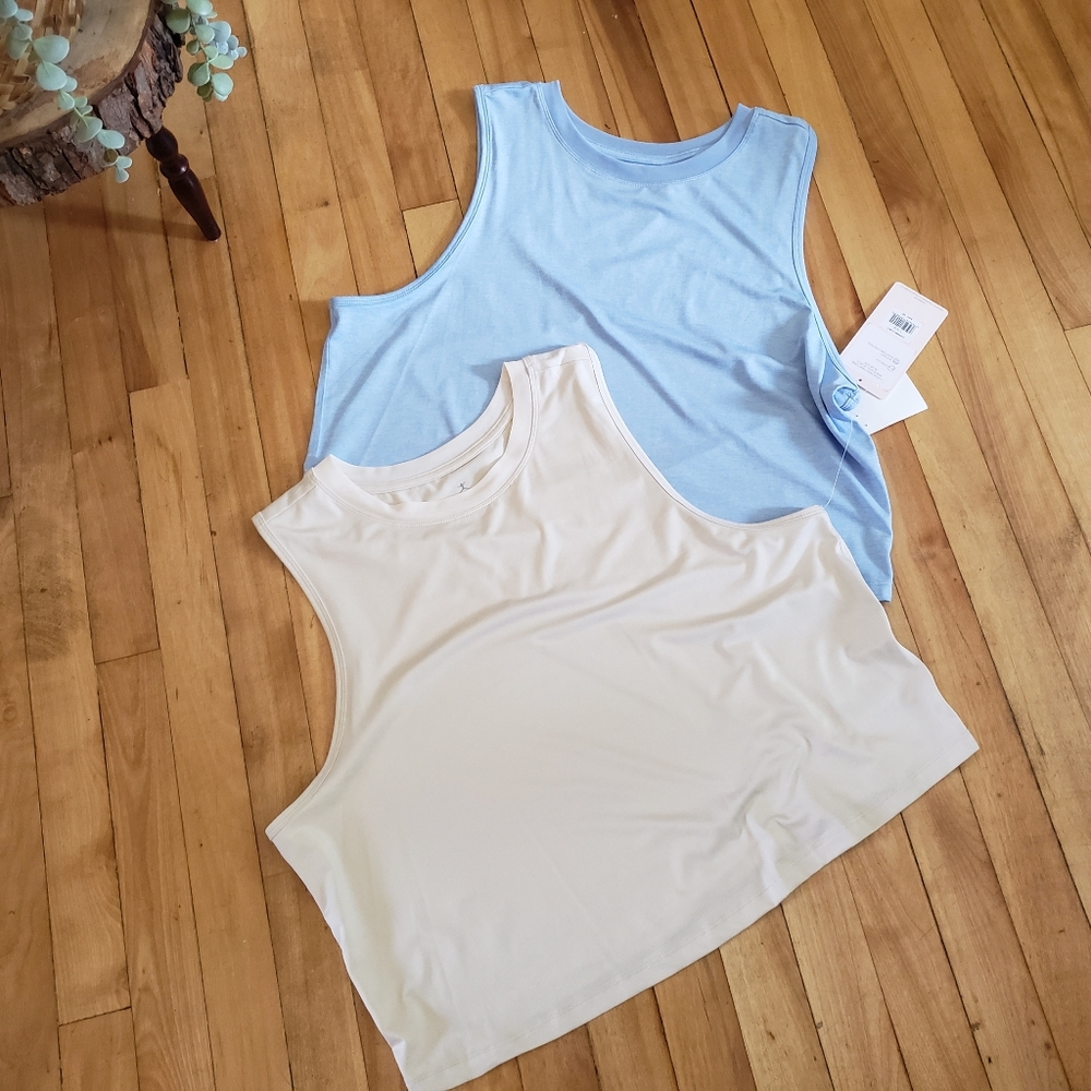 DANSKIN NWT Muscle Crop Tanks - L